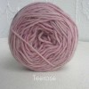 Farbe: Teerose Schurwolle naturgefärbt