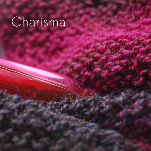 Detail Loopschal in Krausstrick in pink-lila aus Sockenwolle