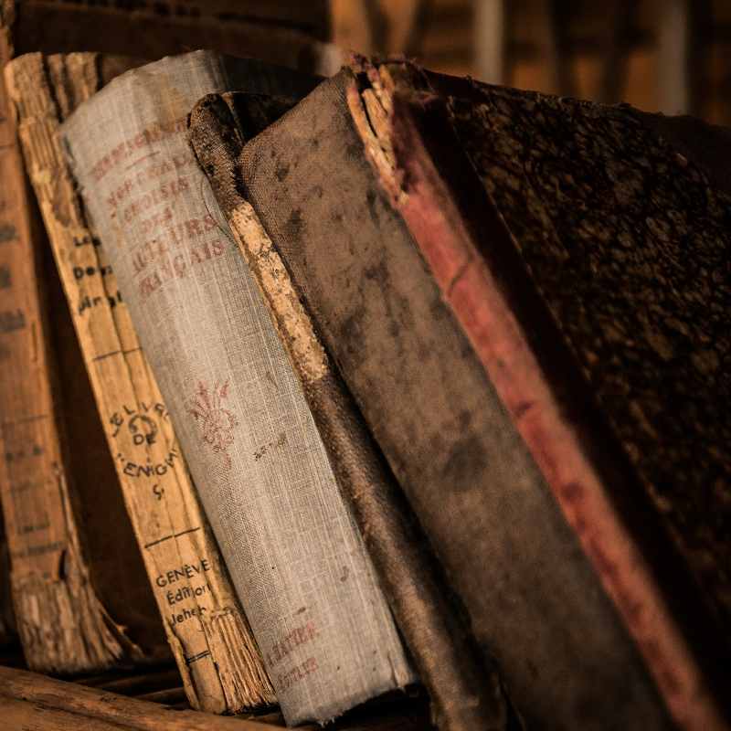 Vollbild Alte Bücher - Geballte Informationen