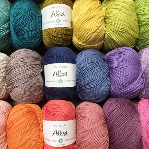 Viele Knäuel Alba in allen Farben des Regenbogens