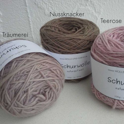 3 Knäuel Naturfarbe auf Wolle, naturgefärbt