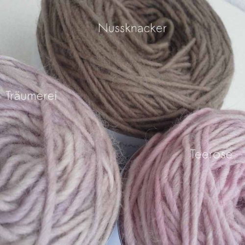 Rosa und braun - Naturgefärbte Schurwolle
