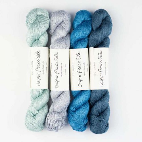 Blaue Stränge Peace Silk von Hell bis Dunkelblau