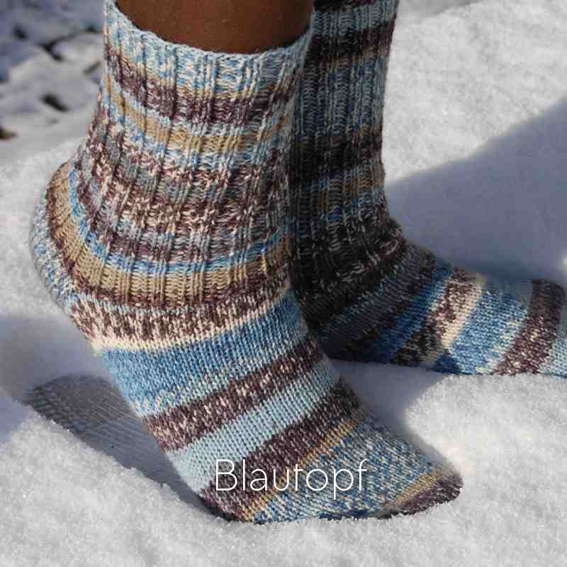 Vollbild Handstricksocken aus Sockengarn Admiral unregelmäßiger Farbverlauf