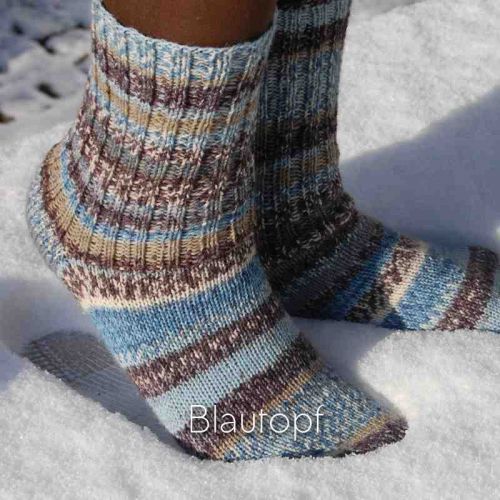 Handstricksocken aus Sockengarn Admiral unregelmäßiger Farbverlauf